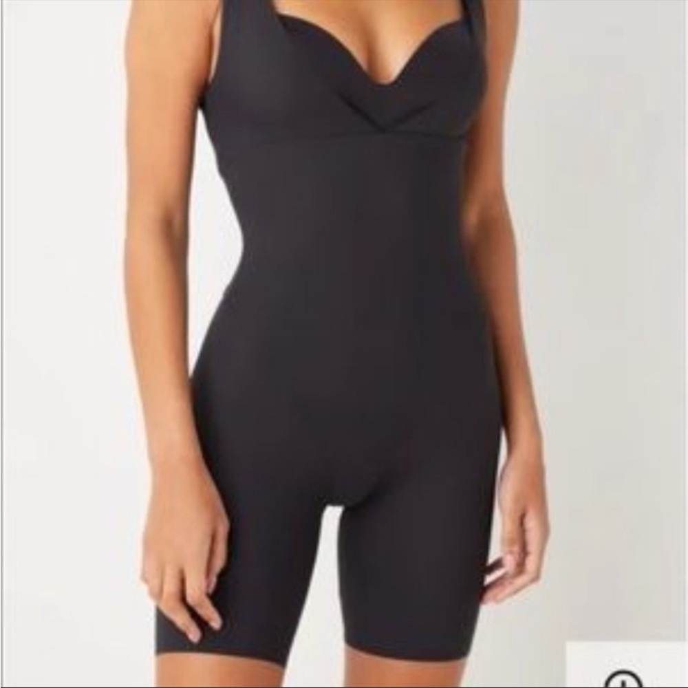 NWT Maidenform Shapewear Shorts Bodysuit